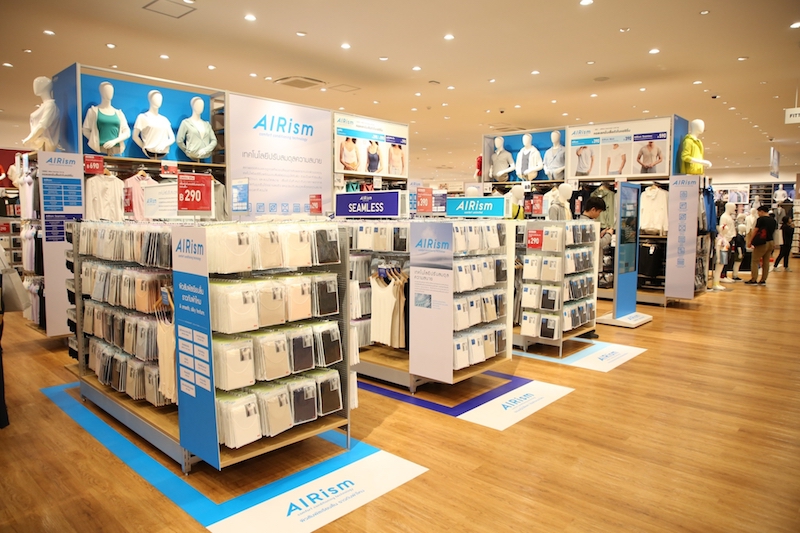 The store spreads over 1,440 square metres and carries an extensive product range for men, women, children and babies. 