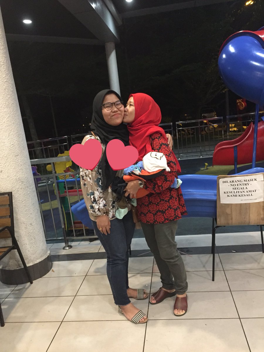 Reunited. Ayu and her mother. — Picture via Twitter/@ynrazak