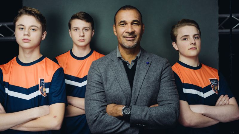 Former Dutch soccer player Ruud Gullit poses with professional eSports players of Team Gullit academy, Dani Visser, Julian van den Berg and Floris Jorna in Amsterdam, Netherlands, December 15, 2017. Picture taken December 15, 2017. u00e2u20acu201d Reuters pic