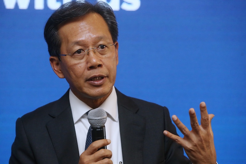 Malaysia Airlines Bhd Group CEO Captain Izham Ismail speaks during the launch of the newly refurbished Golden Lounge in KLIA in Sepang March 22, 2018. u00e2u20acu201d Picture by Zuraneeza Zulkifli