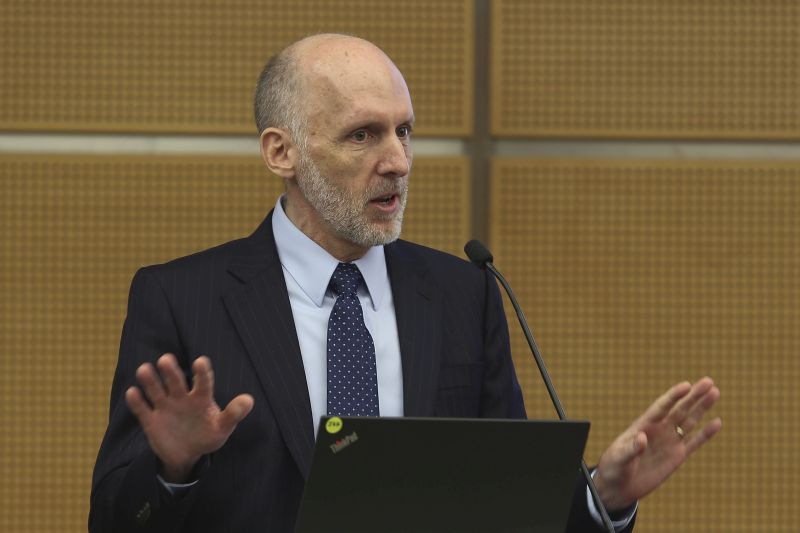 World Bank senior economist Kenneth Simler delivers his presentation during a forum on the Malaysian economy at Sasana Kijang in Kuala Lumpur on March 30, 2018. u00e2u20acu2022 Picture by Yusof Mat Isa