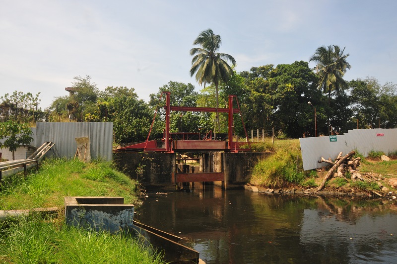 A view of flood gates in Colombo, Sri Lanka, on canals connected to the Kelani River February 22, 2018. u00e2u20acu201d Thomson Reuters Foundation pic