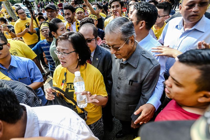 Tun Dr Mahathir Mohamad attends the Bersih 2.0 protest against the Election Commission's electoral redelineation report in Kuala Lumpur March 28, 2018. u00e2u20acu2022 Picture by Hari Anggara