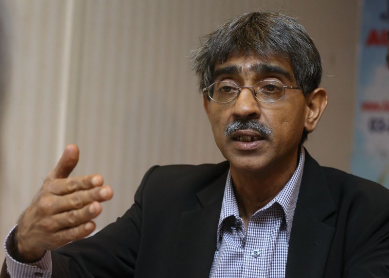  Lawyer Haniff Khatri Abdulla speaks during a press conference in Kuala Lumpur March 17, 2018. u00e2u20acu2022 Picture by Zuraneeza Zulkifli