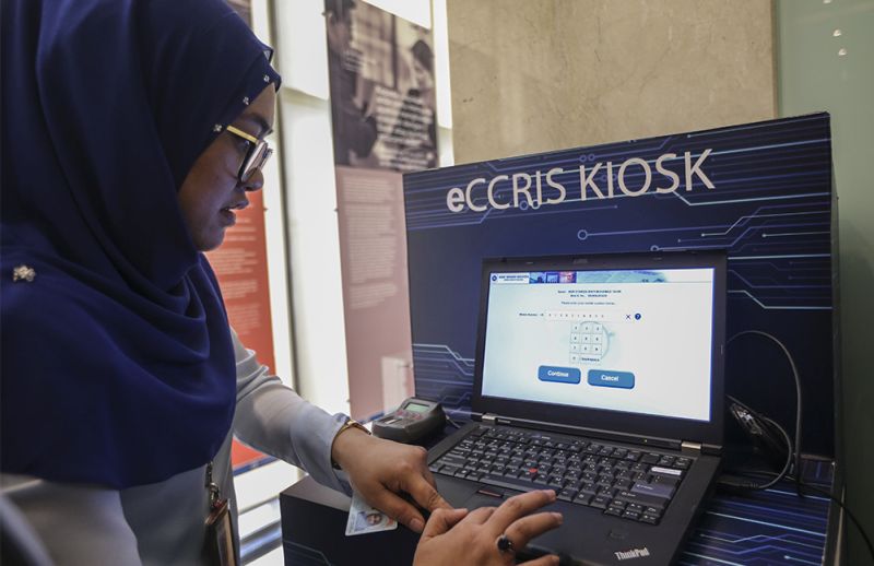 An eCCRIS kiosk is pictured at Bank Negara Malaysia on March 14, 2018. u00e2u20acu201d Picture by Azneal Ishak