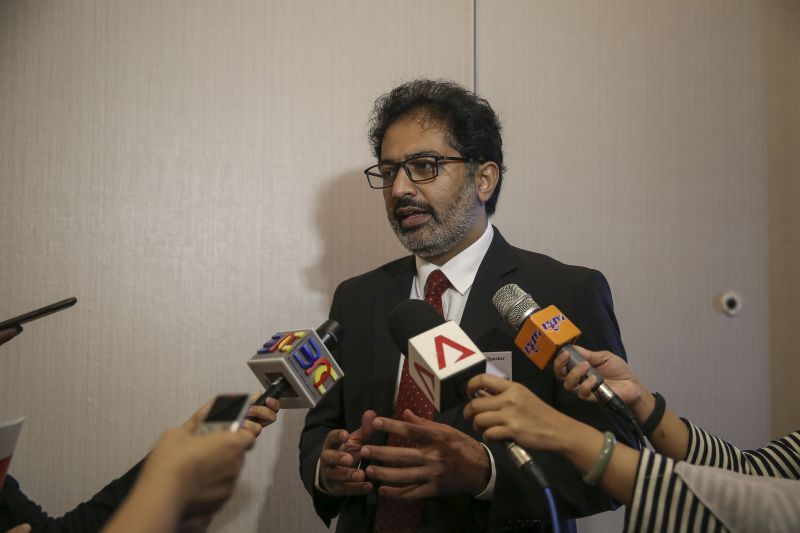 Director of Research Institute for Democracy and Economic Affairs, Ali Salman speaks to journalists at the Global Illicit Trade Summit in Hilton Kuala Lumpur March 22, 2018. u00e2u20acu2022 Picture by Yusof Mat Isa 