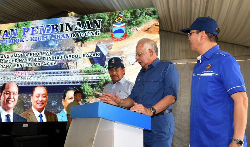 Datuk Seri Najib Razak officates the Telipok-Kiulu-Randagong Road project in Kiulu, Kota Kinabalu today, March 22, 2018. u00e2u20acu2022 Bernama pic