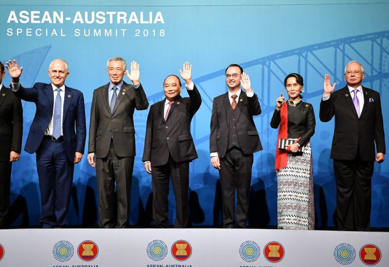Datuk Seri Najib Razak (right) poses for a picture with other leaders at the Asean-Australia Special Summit 2018 in Sydney March 17, 2018. u00e2u20acu2022 Bernama pic