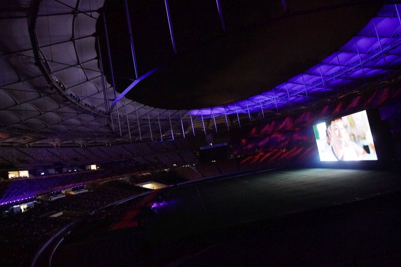 Penonton menyaksikan Tayangan Perdana Sedunia Filem Lee Chong Wei di Stadium Nasional Bukit Jalil, 9 Mac 2018. u00e2u20acu201d  Foto Bernama