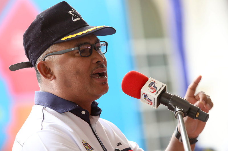 Melaka Chief Minister Datuk Seri Idris Haron speaks during the launch of Pusat Transformasi Luar Bandar (RTC) Sungai Rambai in Melaka March 20, 2018. u00e2u20acu201d Picture by Yusof Mat Isa