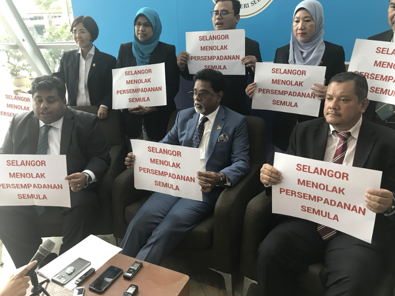 Selangor Pakatan Harapan assemblymen said ECu00e2u20acu2122s redelineation exercise will only benefit BN. u00e2u20acu201d Picture by A. Ruban 