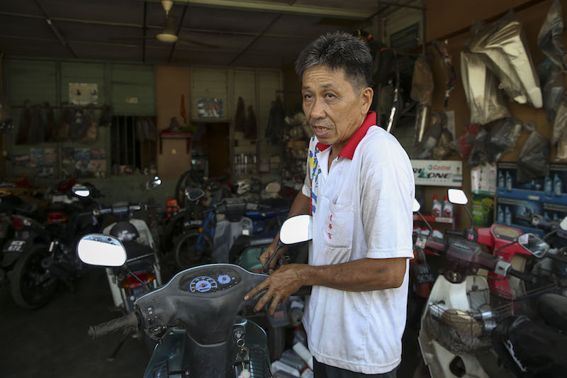 Teh wants the goods and services tax on motor vehicles spare parts lowered. — Picture by Yusof Mat Isa