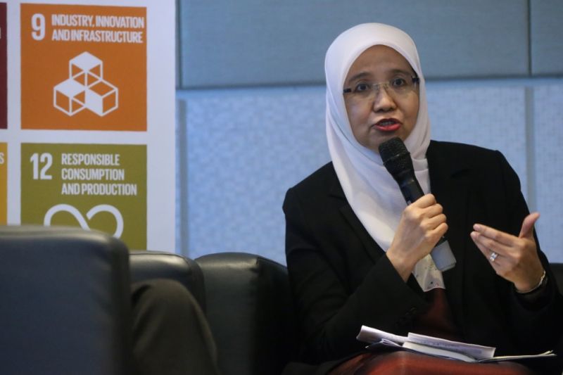 Commissioner of Human Rights Commission of Malaysia Prof. Datuk Dr Aishah Bidin speaks at the International Women's Day 2018 forum in Kuala Lumpur March 8, 2018. ― Picture by Zuraneeza Zulkifli