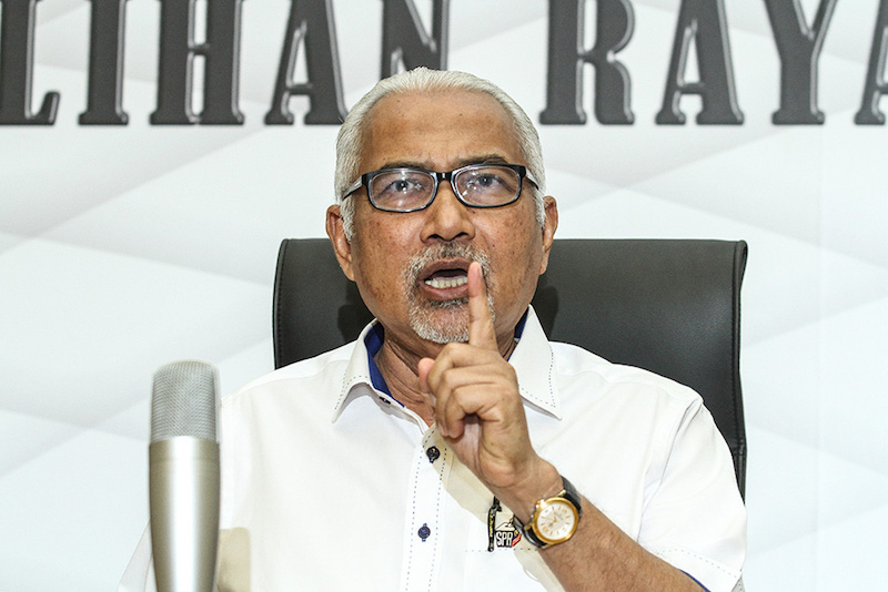 Election Commission chairman Tan Sri Mohd Hashim Abdullah speaks during a press conference in Putrajaya April 7, 2018. u00e2u20acu201d Picture by Miera Zulyana