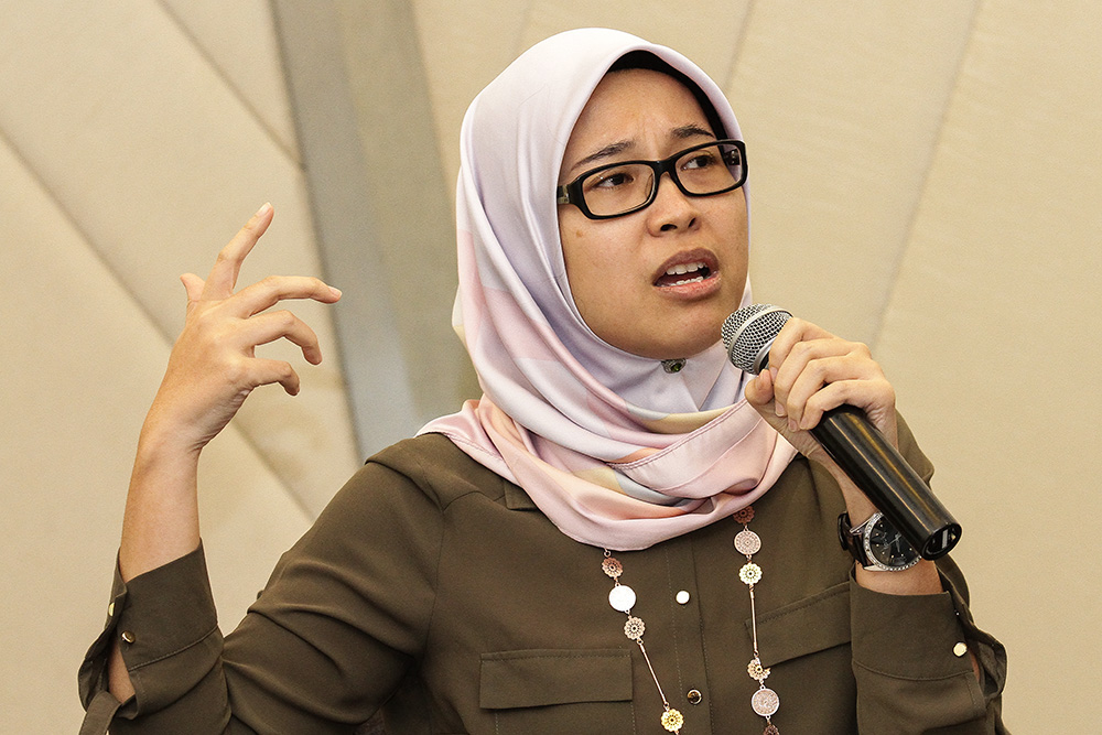 Fadiah Nadwa Fikri speaks during u00e2u20acu02dcWomen and Youth: New Awakening and Leadershipu00e2u20acu2122 forum in Petaling Jaya April 25, 2018. u00e2u20acu201d Picture by Miera Zulyana