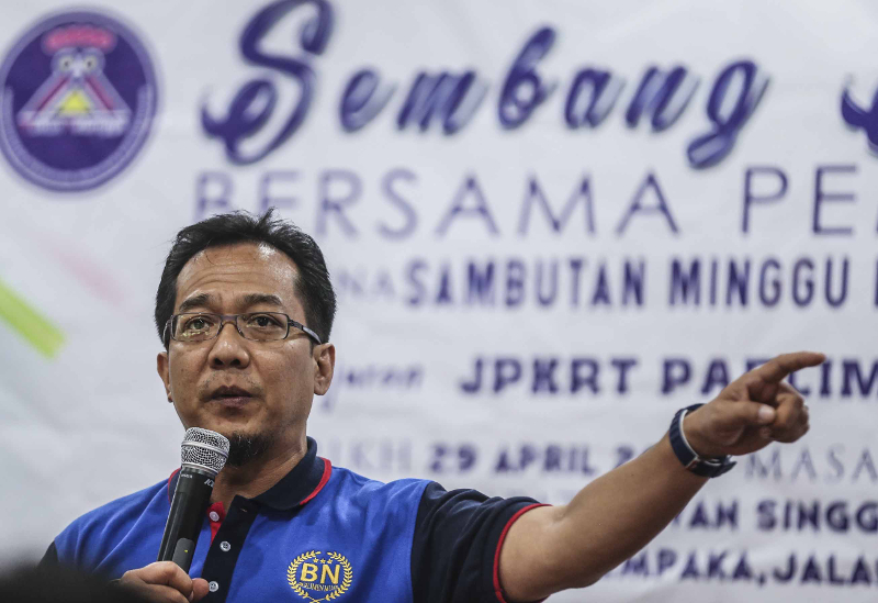 Barisan Nasionalu00e2u20acu2122s Muar candidate Datuk Seri Razali Ibrahim during an election campaign in Muar, Johor April 29, 2018. u00e2u20acu201d Picture by Firdaus Latif