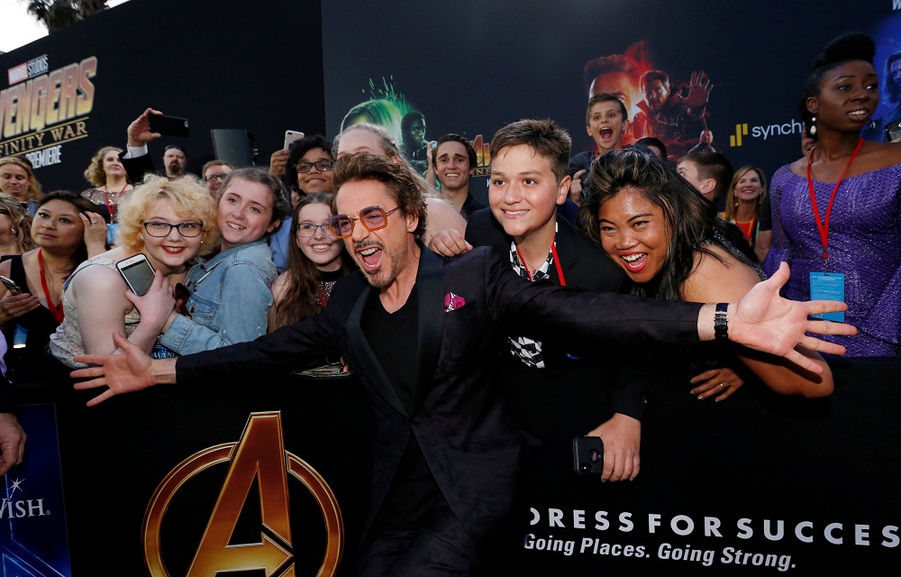 Robert Downey Jr poses with fans at the premiere of u00e2u20acu02dcAvengers: Infinity Waru00e2u20acu2122 in Los Angeles April 23, 2018. u00e2u20acu201d Reuters pic