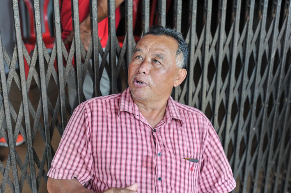 Mohd Mualip Makpol, 60, says youths play a role in convincing their families in the rural areas of issues faced by the people and the need to change in Simpang Renggam. — Picture by Shafwan Zaidon