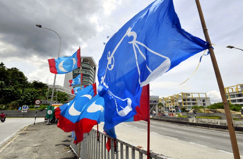 It will be difficult to predict the outcome in Kedah due to factors such as Umnou00e2u20acu2122s ostensibly receding support, Dr Mahathiru00e2u20acu2122s influence, and PASu00e2u20acu2122 bid to challenge for power. u00e2u20acu201d Picture by Ham Abu Bakar