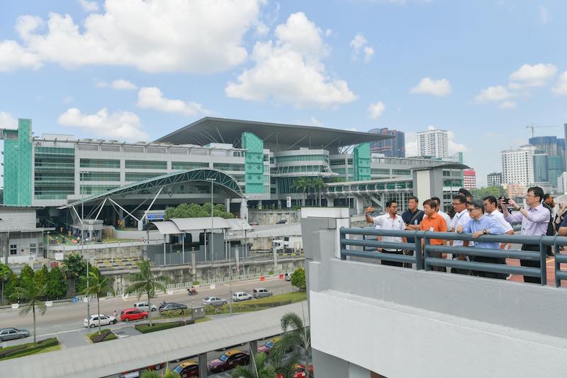 Singapore Transport Minister, Khaw Boon Wan, visits Bukit Chagar, Johor to check out the progress of the RTS Link in April 2018. u00e2u20acu201d Picture via Facebook/Khaw Boon Wan