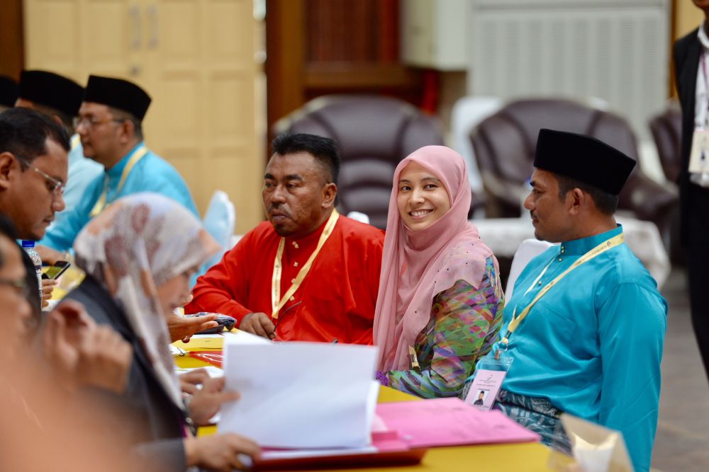 PKRu00e2u20acu2122s Permatang Pauh candidate Nurul Izzah Anwar smiles at reporters at the nomination centre in Permatang Pauh April 28, 2018. u00e2u20acu2022 Picture by KE Ooi