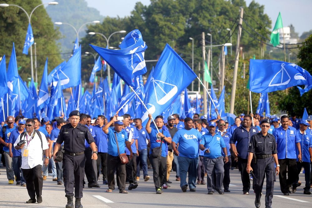 BN supporters arriving at the nomination centre in Sungai Siput April 28, 2018.