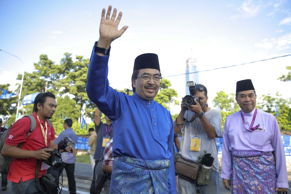 Barisan Nasionalu00e2u20acu2122s Titiwangsa candidate Datuk Seri Johari Abdul Ghani arrives at the Kampung Pandan nomination centre in Kuala Lumpur April 28, 2018. u00e2u20acu2022 Picture by Yusof Mat Isa