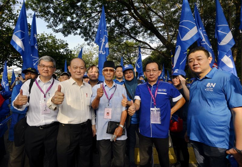BN candidate Yew Tiong Look (second left) at the Wangsa Maju nomination centre, April 28, 2018. u00e2u20acu2022 Picture by Ham Abu Bakar