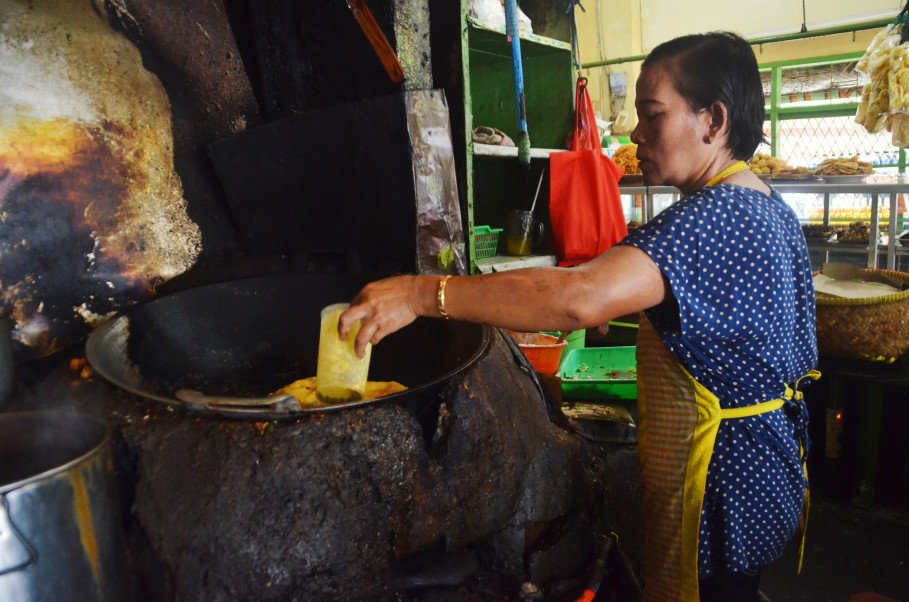 All the dishes at Warmo are cooked fresh on site every day. It takes six hours in total. — Jakarta Globe pic