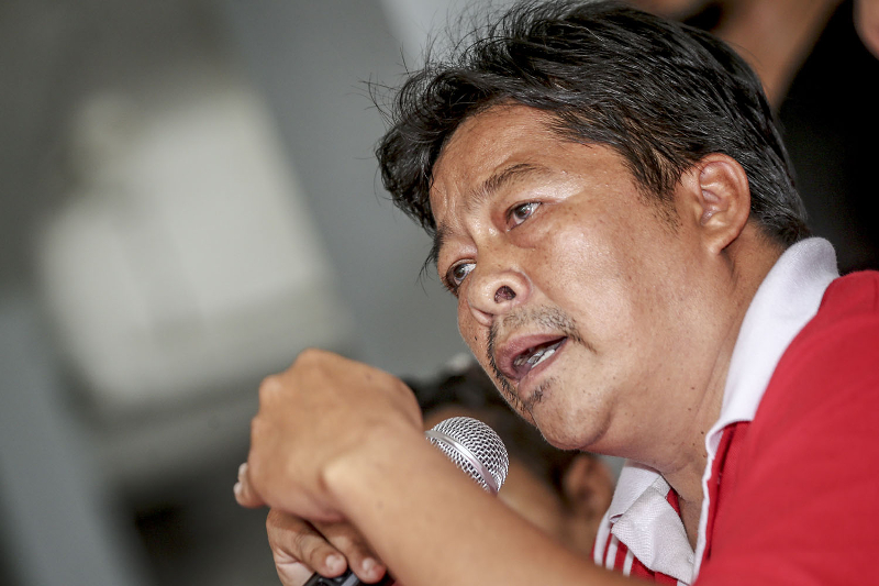 PPBM Pasir Gudang organising secretary Norzri Mokhtar expresses dissatisfaction with the leadership of president Tan Sri Muhyiddin Yassin as well as the leadership of Johor PPBM in Pasir Gudang May 6, 2018. u00e2u20acu201d Picture by Hari Anggara.