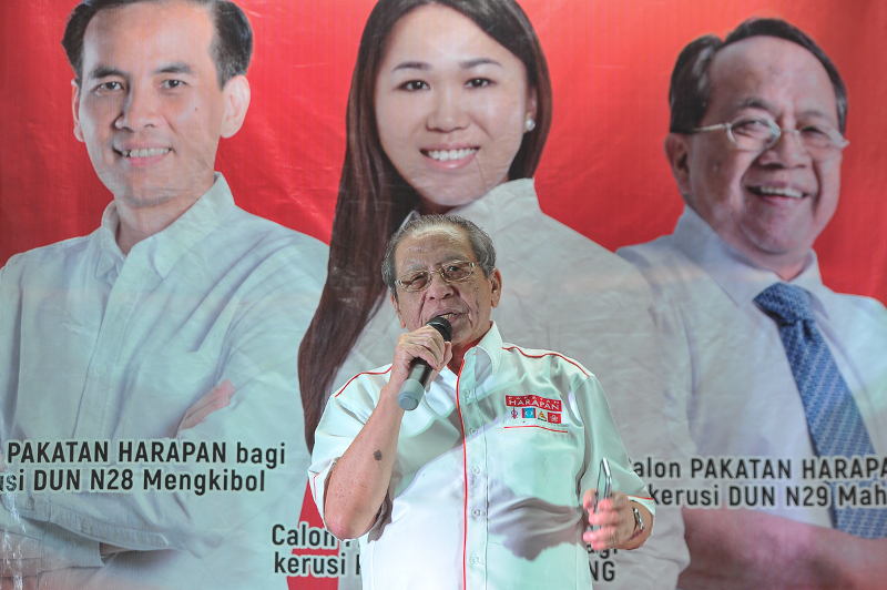 PKRu00e2u20acu2122s Iskandar Puteri candidate Lim Kit Siang speaks during Ceramah Perdana Harapan Sri Lalang at Kampung Sri Lalang, Kluang May 7, 2018. u00e2u20acu201d Picture by Shafwan Zaidon