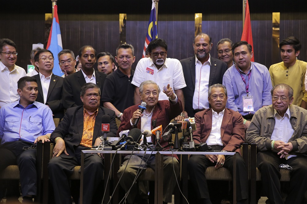 Tun Dr Mahathir Mohamad and fellow Pakatan Harapan leaders hold a news conference after the general election in Petaling Jaya May 10, 2018.  u00e2u20acu201d Picture by Yusof Mat Isa 