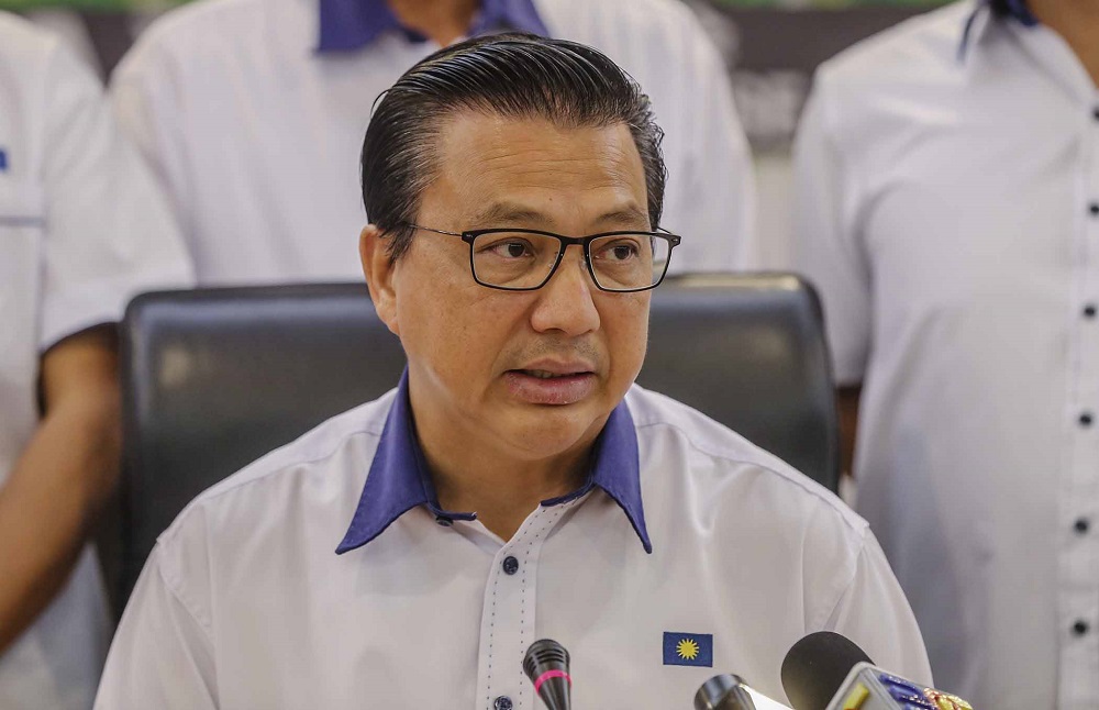 MCA president Datuk Seri Liow Tiong Lai speaks during a press conference in Kuala Lumpur May 19, 2018. u00e2u20acu201d Picture by Firdaus Latif
