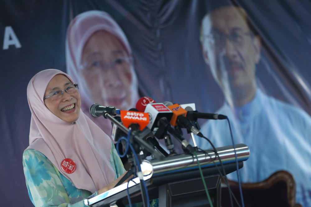 Deputy Prime Minister Datuk Seri Dr Wan Azizah Wan Ismail speaks during an Iftar Perdana event in Pandan Dalam May 27, 2018. u00e2u20acu201d Picture by Razak Ghazali
