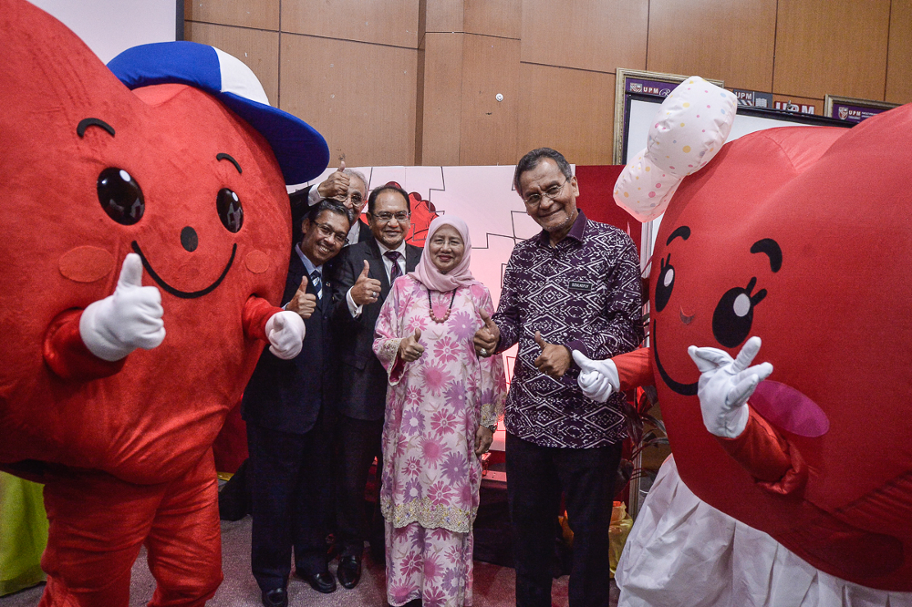 (From left) Prof Datuk Lekhraj Rampal, Datuk Hasnol Zam Zam Ahmad, Prof Datin Paduka Aini Ideris and Health Minister Dzulkefly Ahmad during the World No Tobacco Day event in UPM Serdang May 31, 2018. u00e2u20acu201d Picture by Shafwan Zaidon