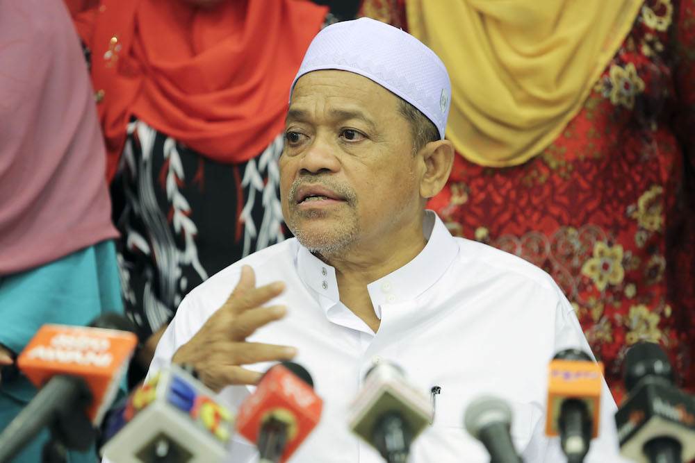 Datuk Seri Shahidan Kassim speaks at a press conference at PWTC in Kuala Lumpur May 24, 2018. u00e2u20acu201d Picture by Yusof Mat Isa