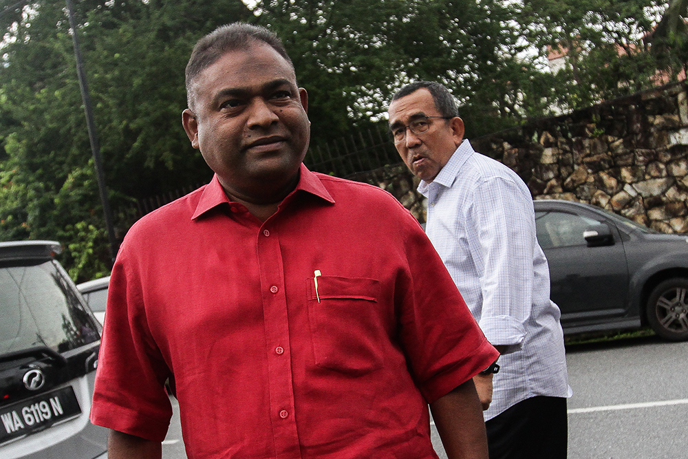 Datuk Seri Abdul Azeez Abd Rahim and Datuk Seri Mohd Johari Baharom visit Datuk Seri Najib Razak at his residence in Taman Duta, Kuala Lumpur May 18, 2018. u00e2u20acu201d Picture by Miera Zulyana