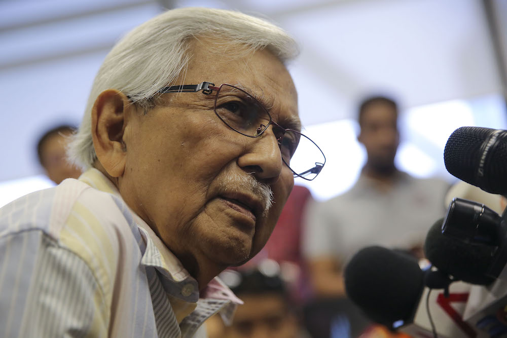 Tun Daim Zainuddin speaks during a press conference at Ilham Tower in Kuala Lumpur May 18, 2018. u00e2u20acu201d Picture by Yusof Mat Isa