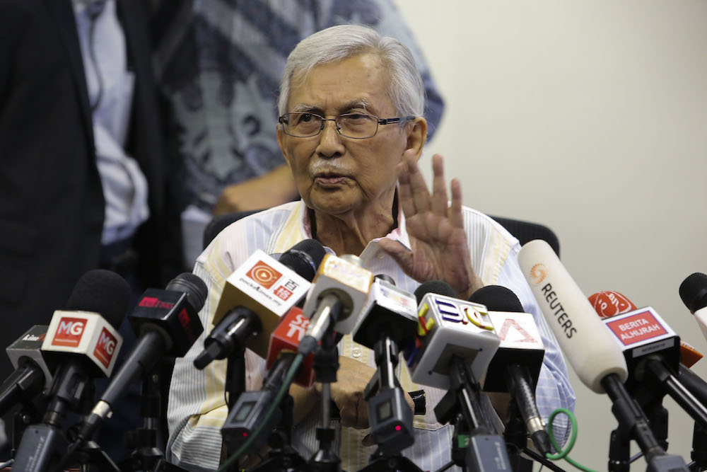 Tun Daim Zainuddin speaks during a press conference at Ilham Tower in Kuala Lumpur May 18, 2018. u00e2u20acu201d Picture by Yusof Mat Isa