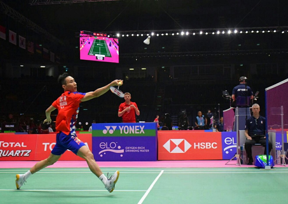 Malaysia started the race well with national ace Datuk Lee Chong Wei inspiring the national team with the opening point by disposing 21-year-old Indonesian youngster Anthony Ginting 21-19, 21-16. u00e2u20acu201d Bernama pic