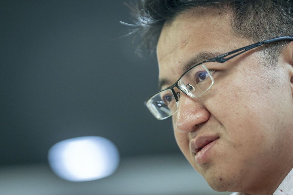 Johor DAP Chairman, Liew Chin Tong speaking to reporters at DAP National Headquarters, Kuala Lumpur, May 28, 2018. u00e2u20acu201d Picture by Hari Anggara