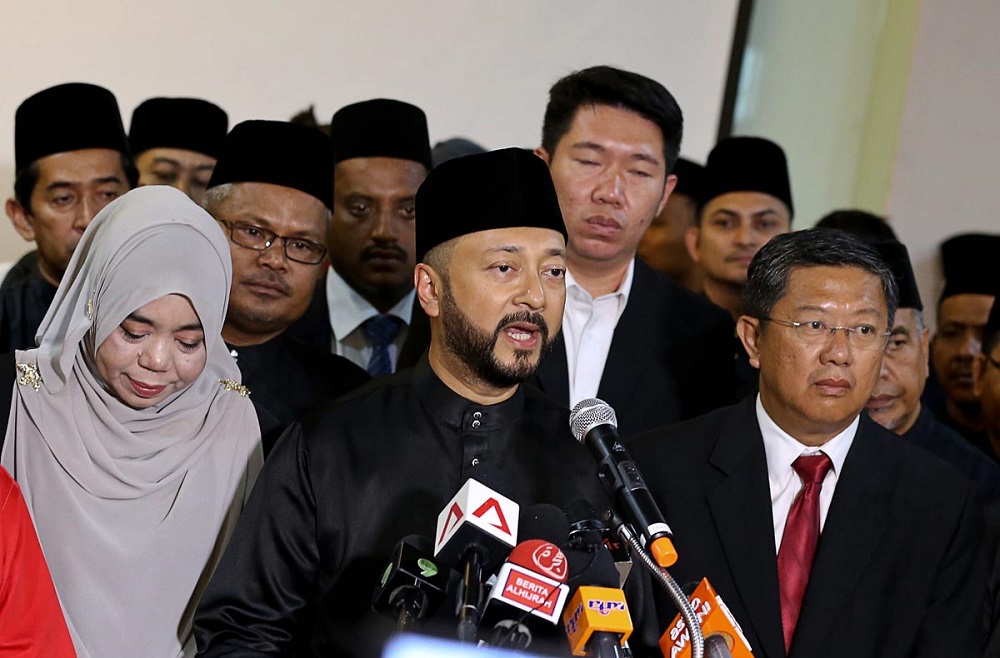 Datuk Seri Mukhriz Mahathir speaks during a press conference at the Tabung Haji Hotel in Alor Setar, May 11, 2018. u00e2u20acu2022 Picture by Sayuti Zainudin  