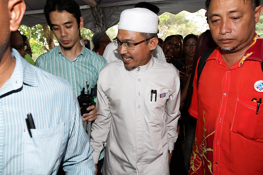 Nik Omar Nik Abdul Aziz is seen in Shah Alam May 3, 2018. u00e2u20acu201d Picture by Miera Zulyana