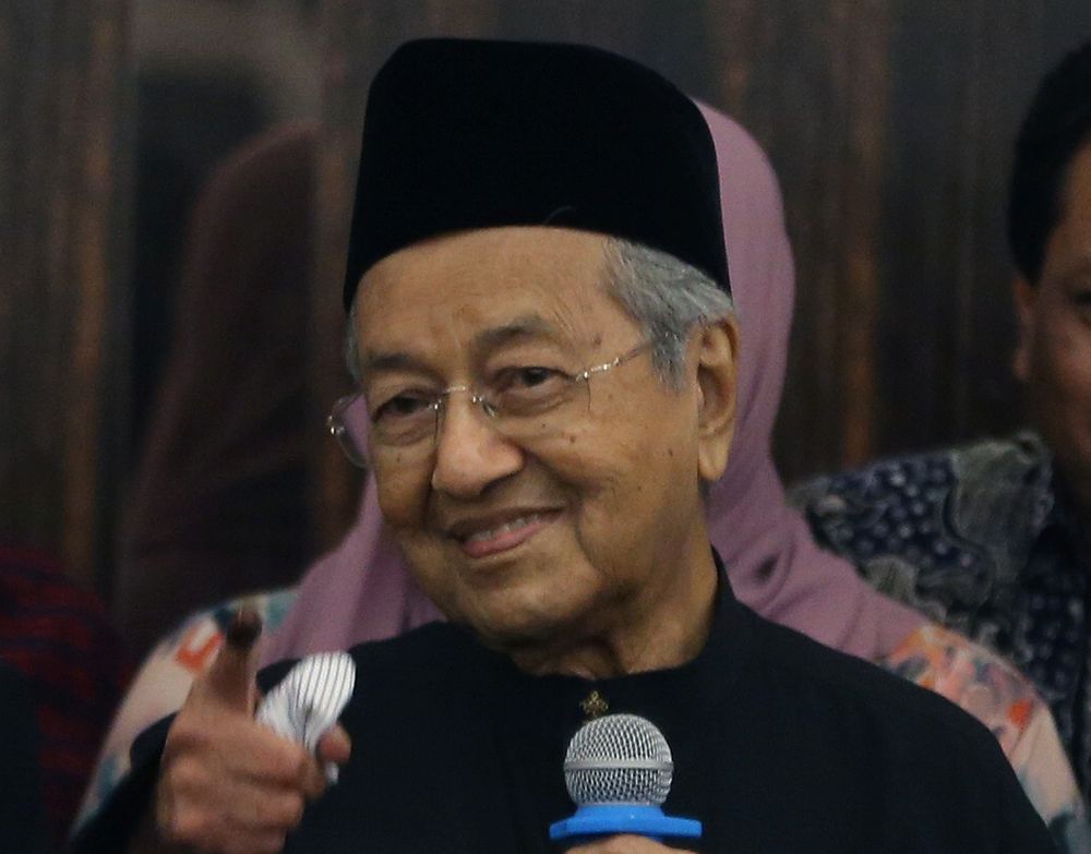 Prime Minister Tun Dr Mahathir Mohamad giving a press conference at Sheraton Petaling Jaya, May 10, 2018. u00e2u20acu201d Picture by Razak Ghazali