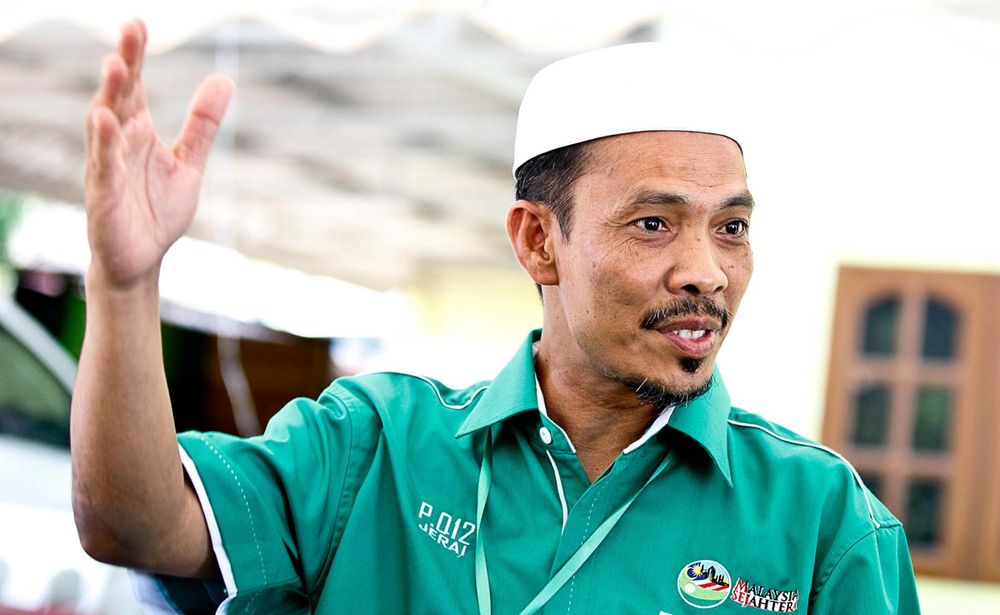 PAS candidate for Jerai, Sabri Azit speaking to the press at his home in Kampung Sungai Lentang, May 3, 2018. u00e2u20acu201d Picture By Sayuti Zainudin