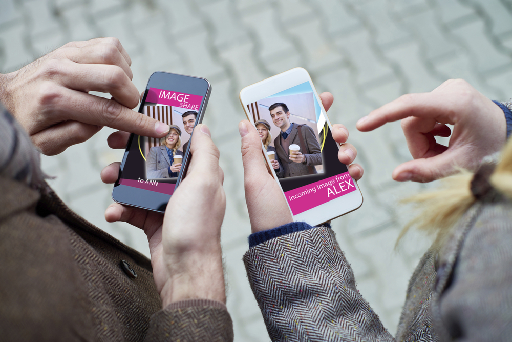 Both men and women reported that their most important reason for using picture-based mobile dating apps such as Tinder was as a diversion from boredom. u00e2u20acu201d mediaphotos/Istock.com