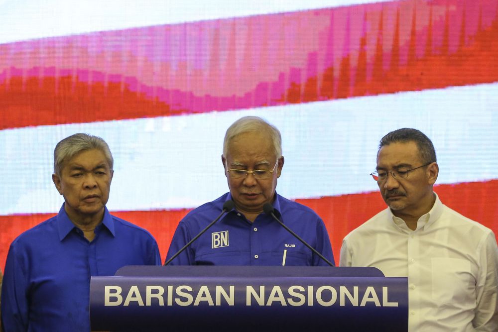 Datuk Seri Najib Razak (centre) speaks at a press conference at PWTC in Kuala Lumpur May 10, 2018. ― Picture by Azneal Ishak
