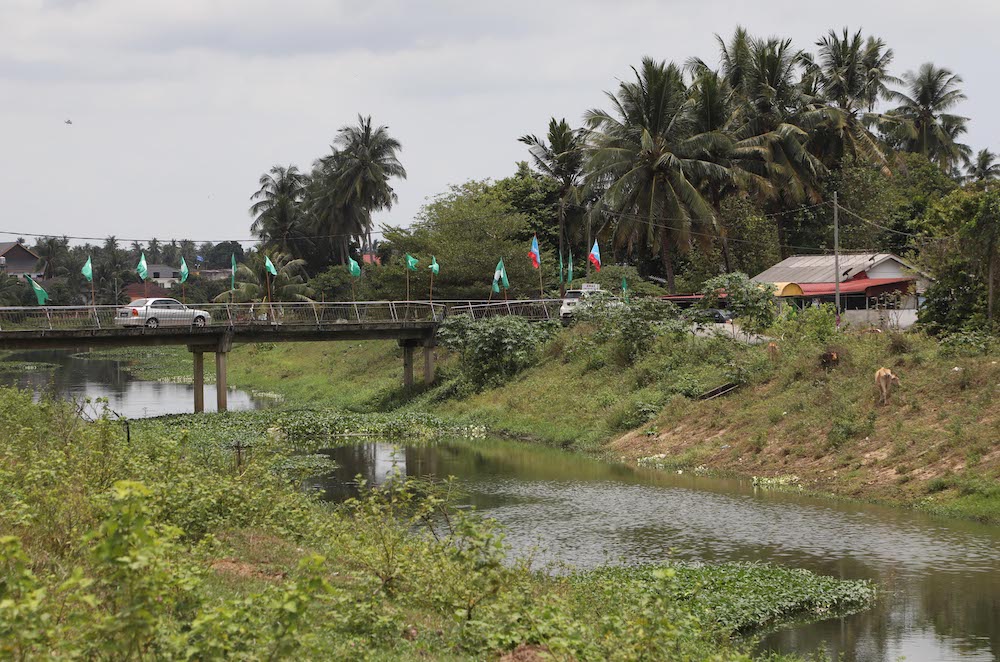 PAS flags in Chempaka, a sleepy constituency with over 24,700 residents, of whom 99 per cent are Malays. — TODAY pic