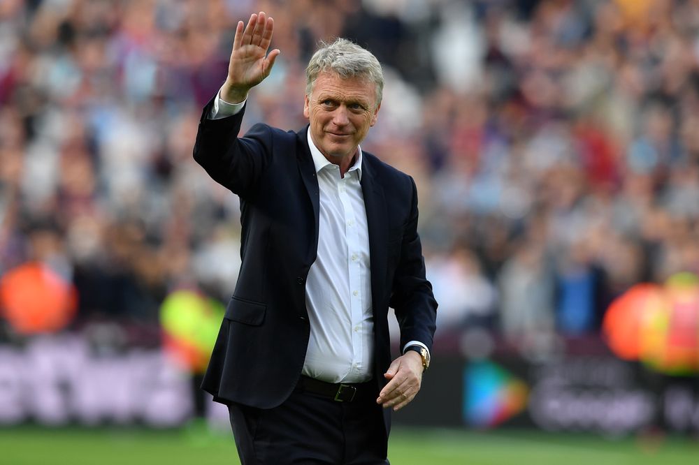 West Ham Unitedu00e2u20acu2122s Scottish manager David Moyes waves to supporters on the pitch after the English Premier League football match between West Ham United and Everton at The London Stadium  on May 13, 2018. u00e2u20acu201d AFP pic