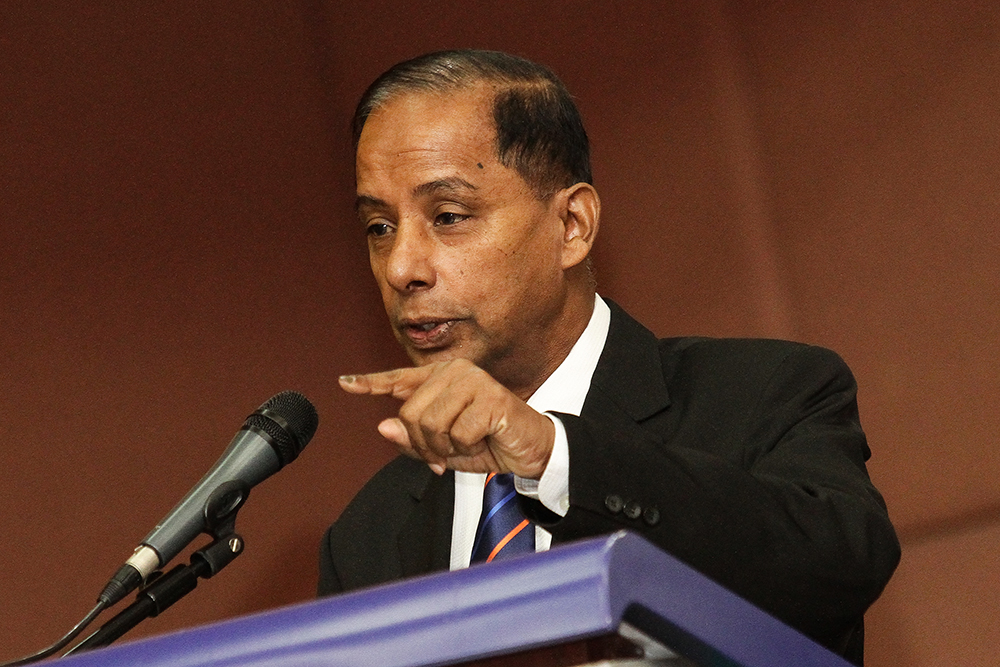 Human Resource Minister M. Kulasegaran speaks during the monthly assembly of the Ministry of Human Resources in Putrajaya June 4 , 2018. u00e2u20acu201d Picture by Miera Zulyana